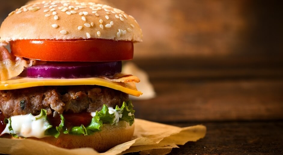 Ein Burgermenü ähnelt im Aufbau einem Burger