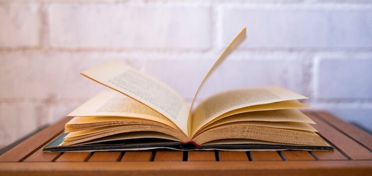 Buchseiten als Beispiel für Paginierung